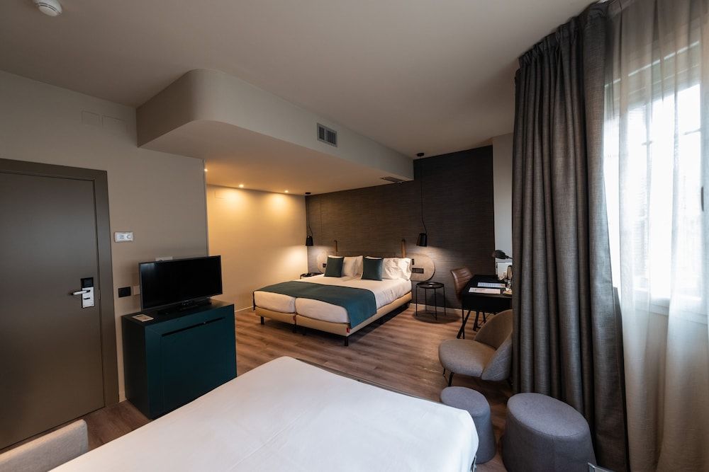 undefined Atenea Rekord Suites Barcelona 3