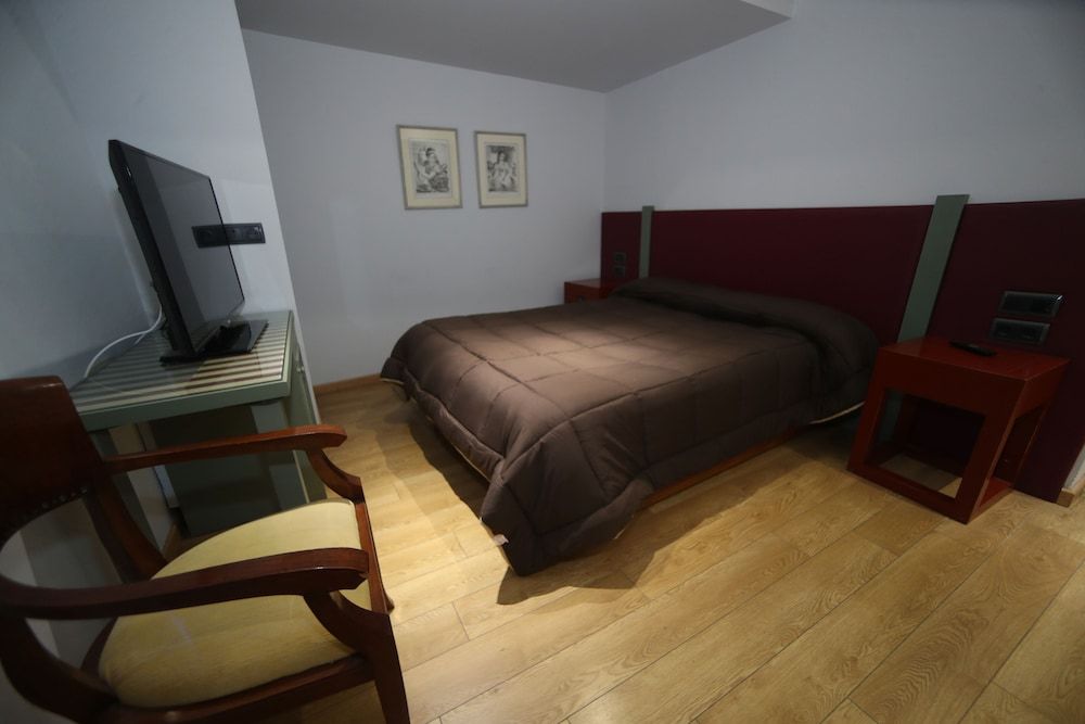 Boutique Hotel Castilla Family Quadruple Room, Balcony 6