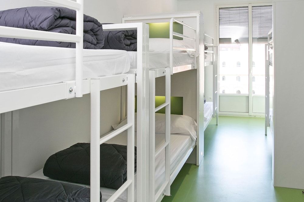 Standard Room, Mixed Dorm, Shared Bathroom (8-bed dorm)