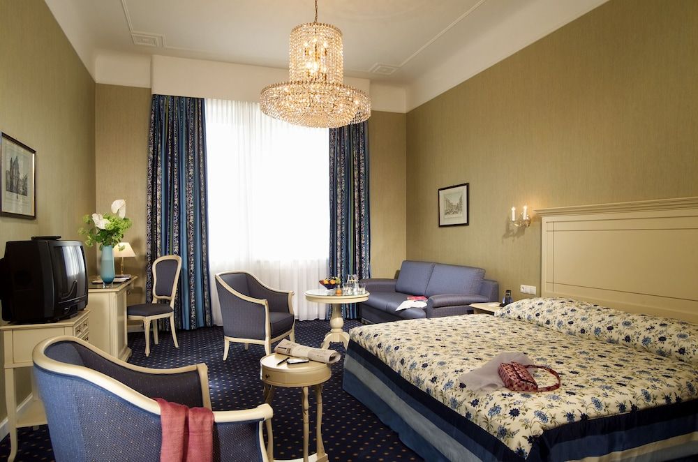 Hotel de France Classic Double Room