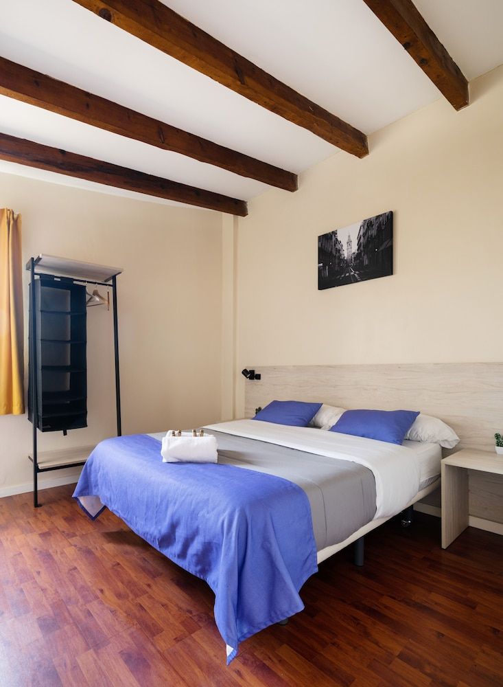 Purple Nest Hostel Double Room, Shared Bathroom 2