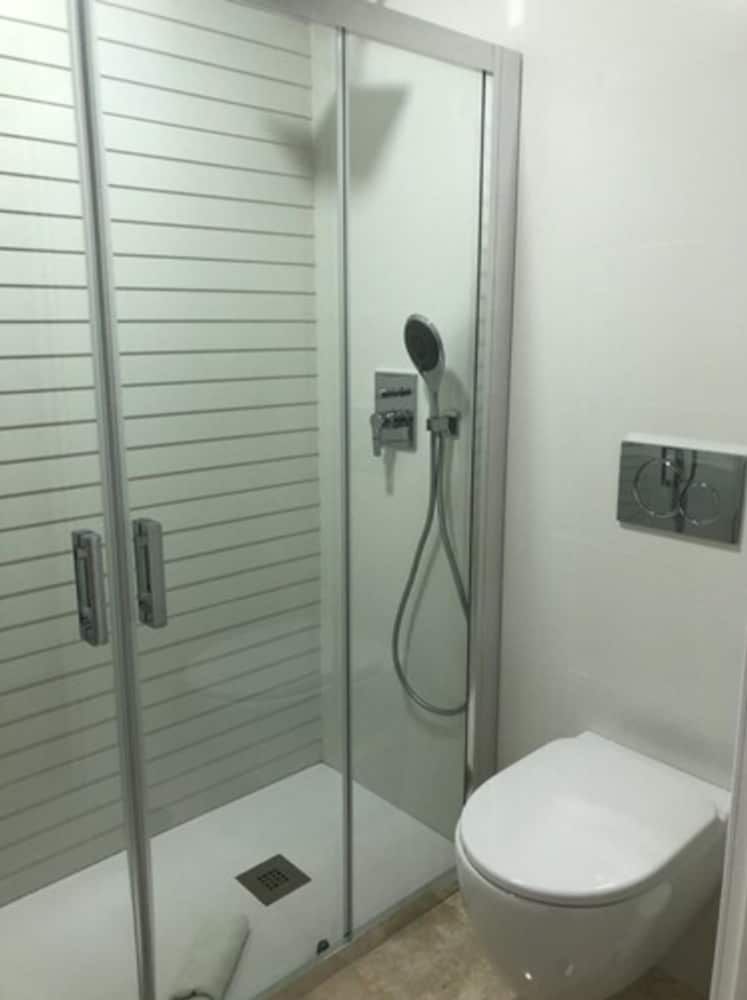 Abril Nerja Single Room 4