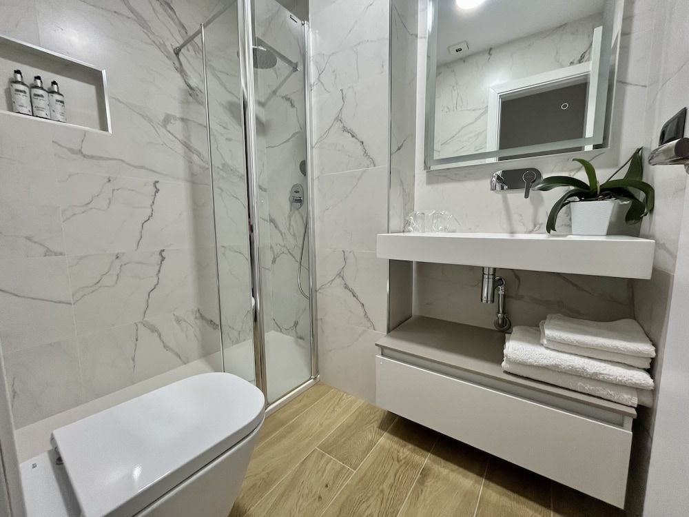 Abril Nerja Single Room 7