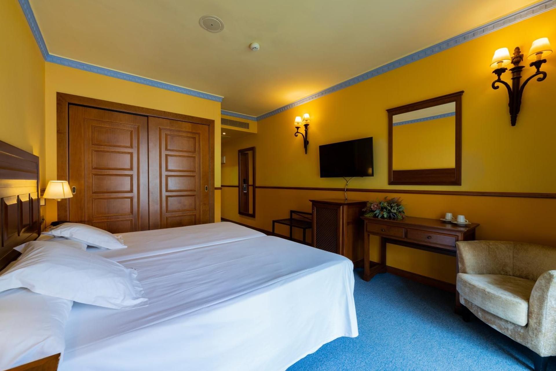 Large Single Room