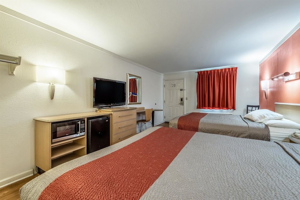 Standard Room, 2 Queen Beds, Non Smoking