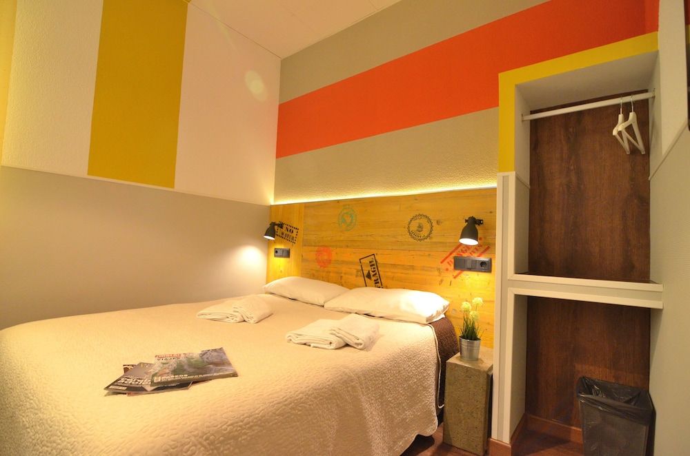 Far Home Atocha Double Room, Shared Bathroom