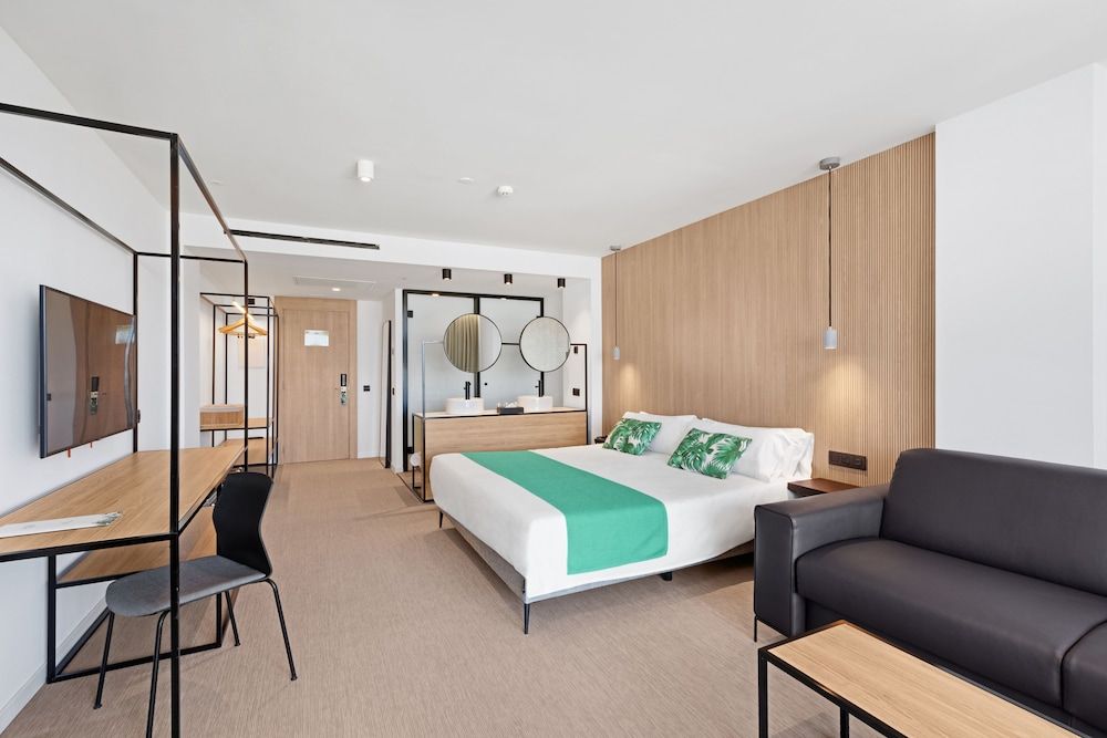 Paradiso Garden Hotel Junior Suite, Balcony (2 Adults + 1 Child)