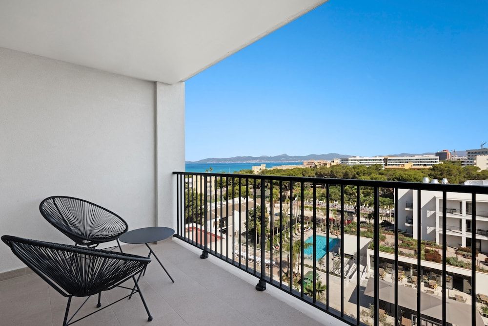 Paradiso Garden Hotel Junior Suite, Balcony (2 Adults + 1 Child) 4