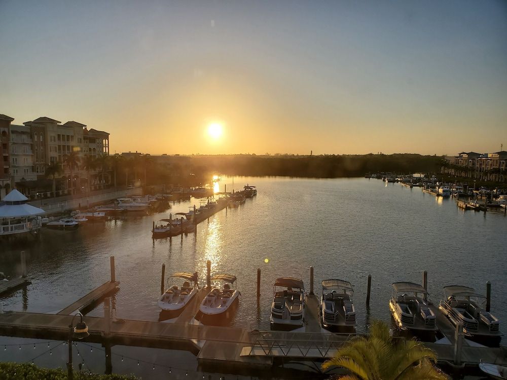 Bayfront Inn Fifth Avenue Double Room, 2 Double Beds, Bay View 3