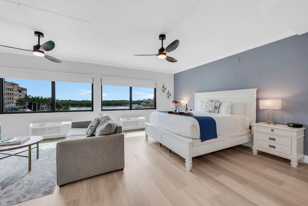 Bayfront Inn Fifth Avenue Bay View King Suite