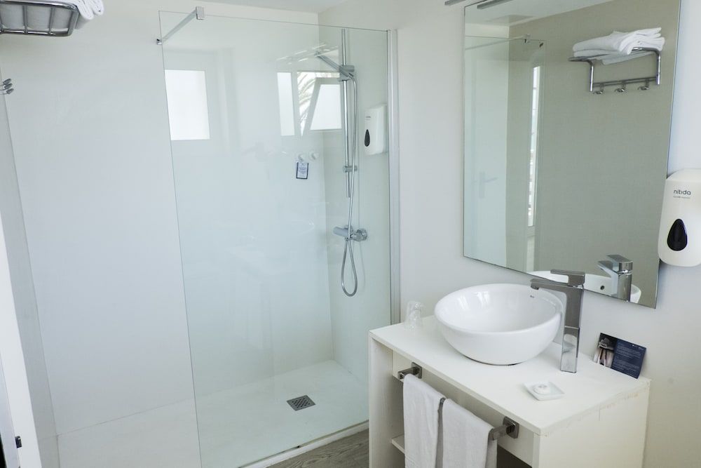 Hotel Subur Maritim Standard Double Room Single Use, Balcony 7