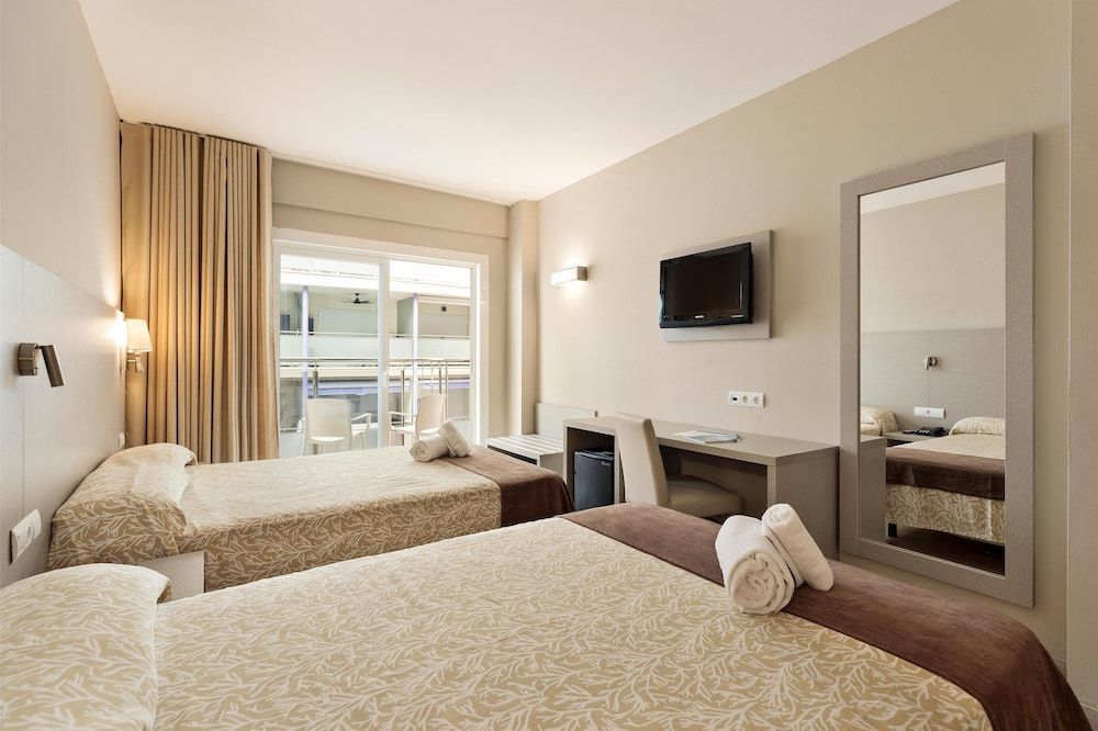 Double Room (No views 3 adults)