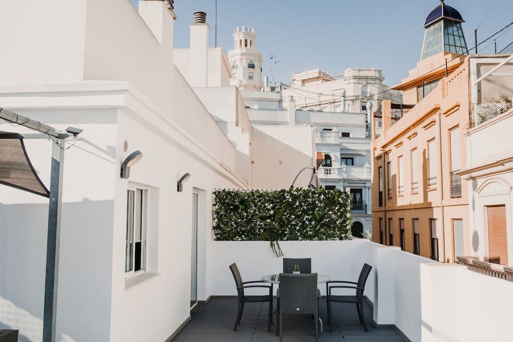 Citizentral Gascons Superior Penthouse, 1 Bedroom, Terrace 10