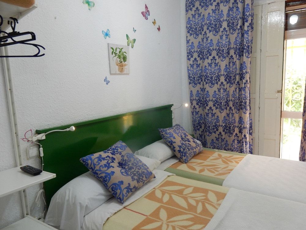 undefined Pensión La Giraldilla