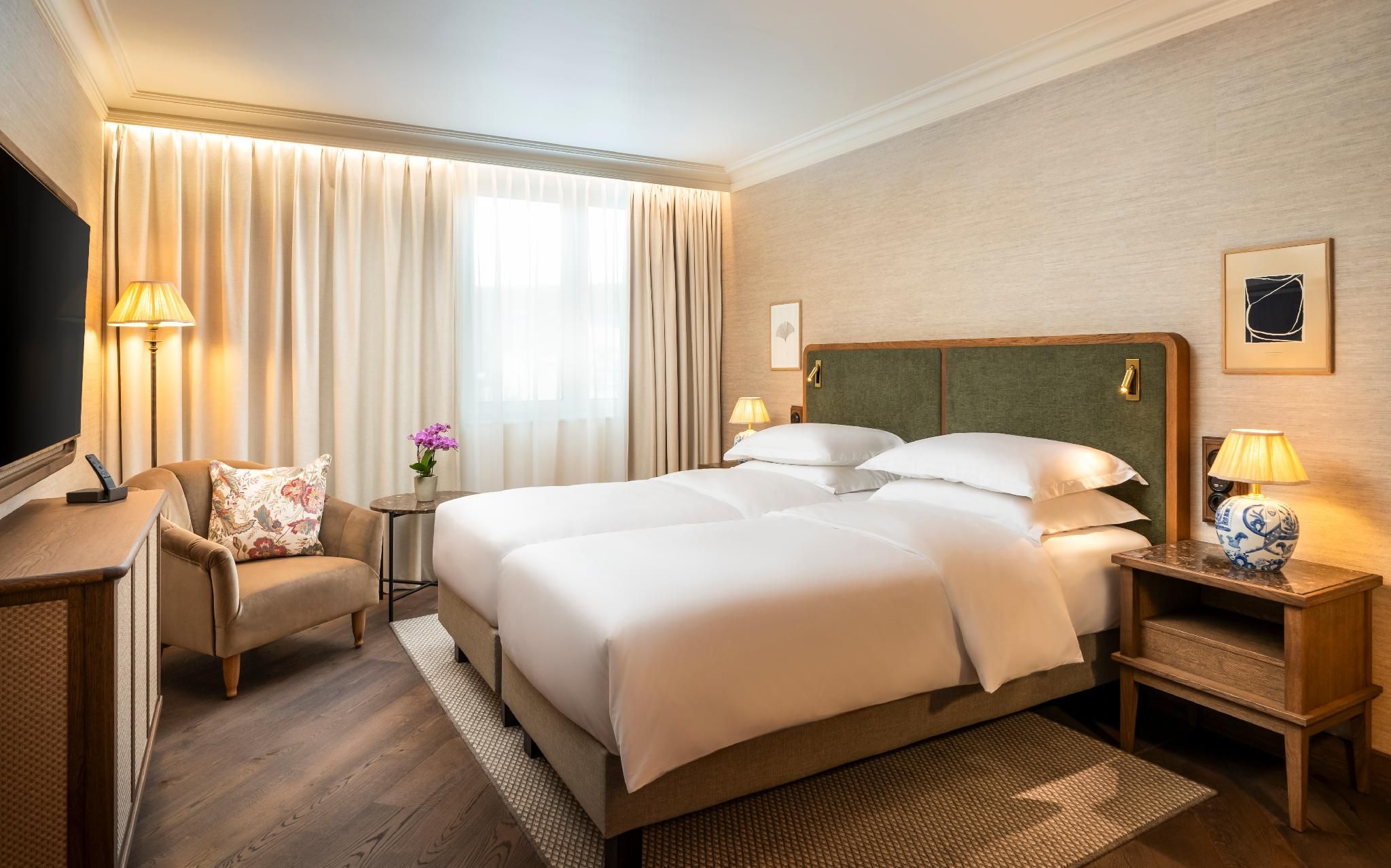 2 Twin Beds
