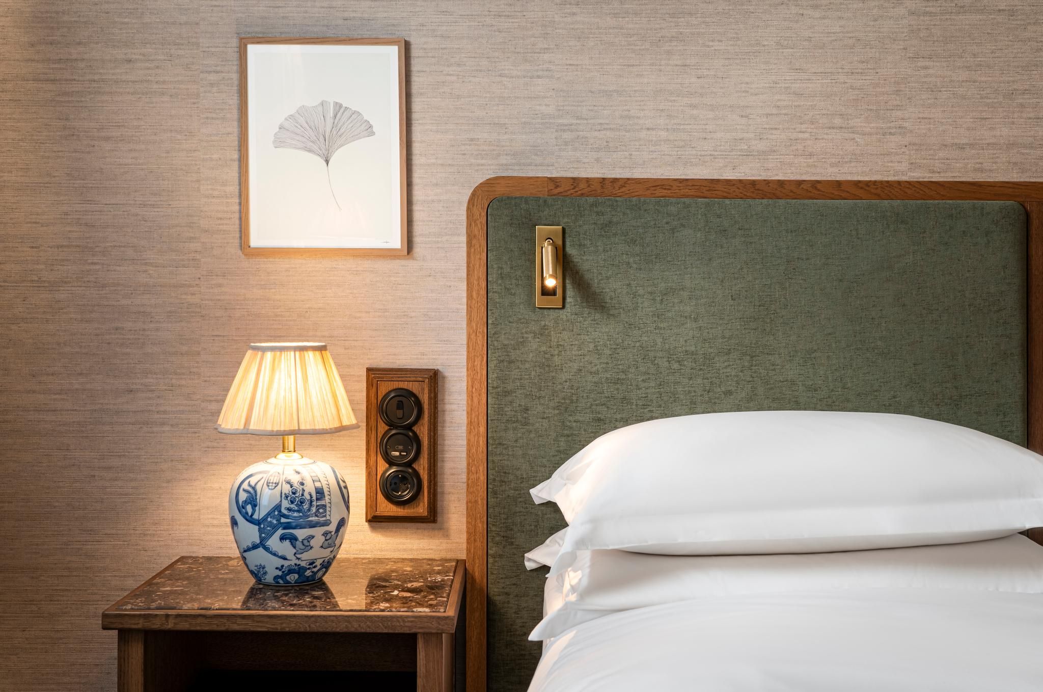 Junior suite with 1 king bed