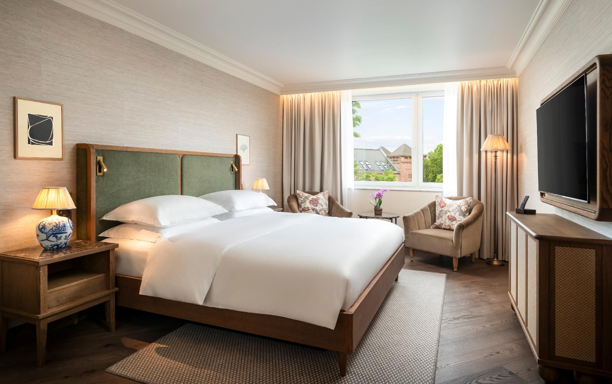1 King Bed
