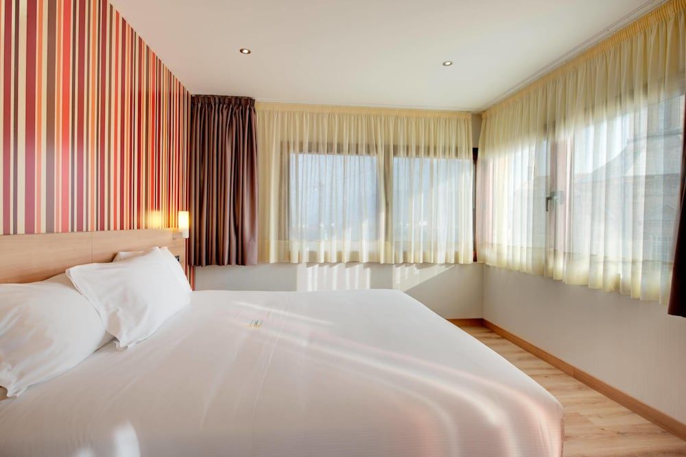 Hotel Maisonnave Family Room 5