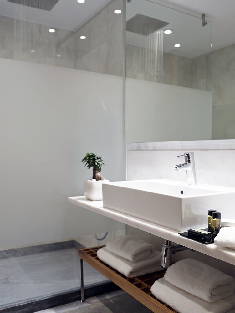 Samaria Hotel Premium Room 3