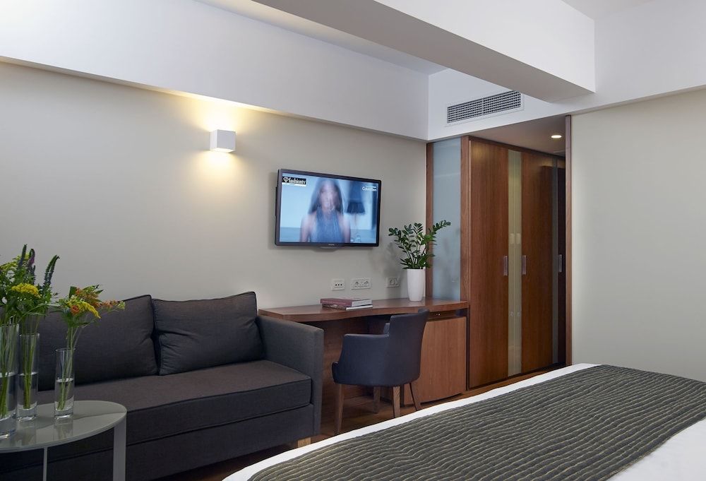 Samaria Hotel Premium Triple Room 3