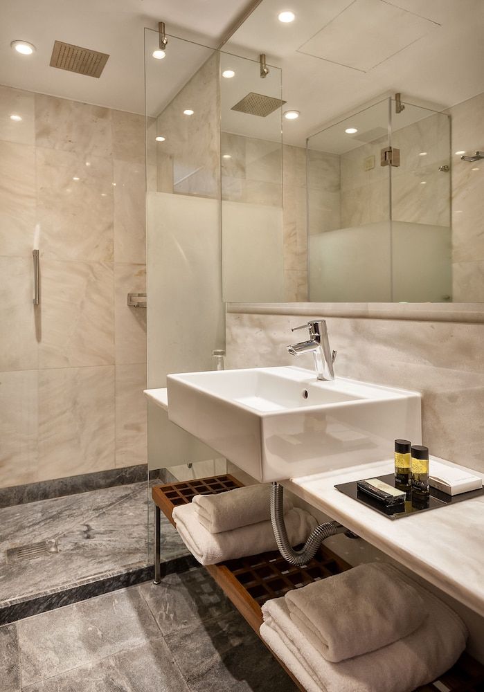 Samaria Hotel Premium Triple Room 2