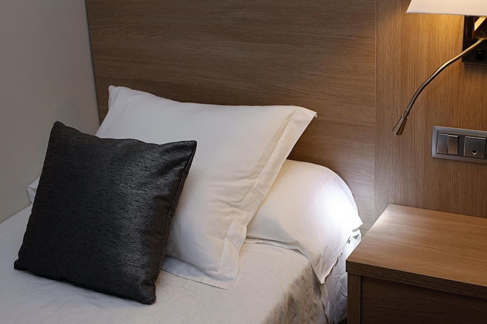 Balneari Termes Victòria Standard Single Room 2