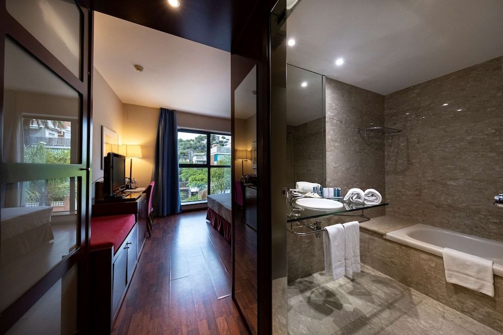 Best Western Hotel Mediterraneo Standard Room, 1 Queen Bed, Non Smoking 3