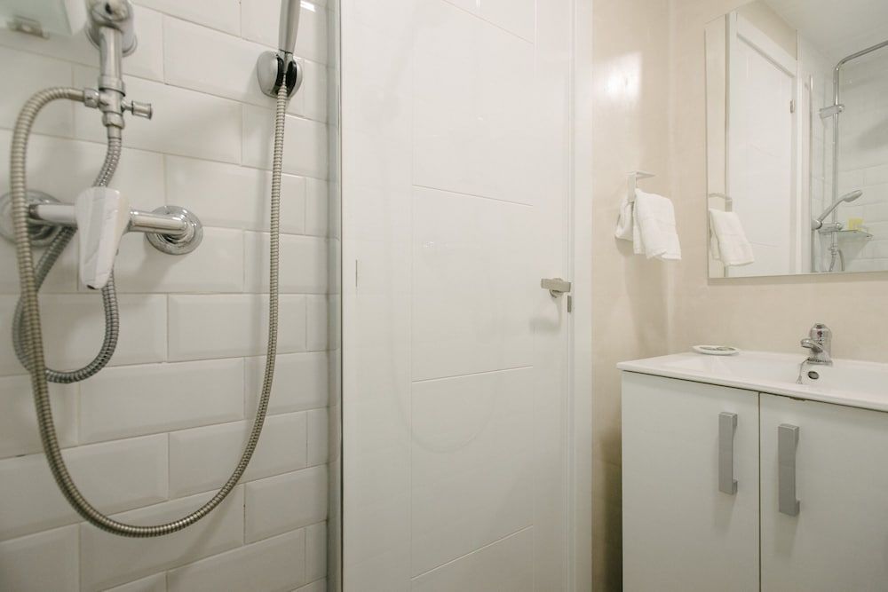 The Boutike Guesthouse - Hostel Standard Double Room 12