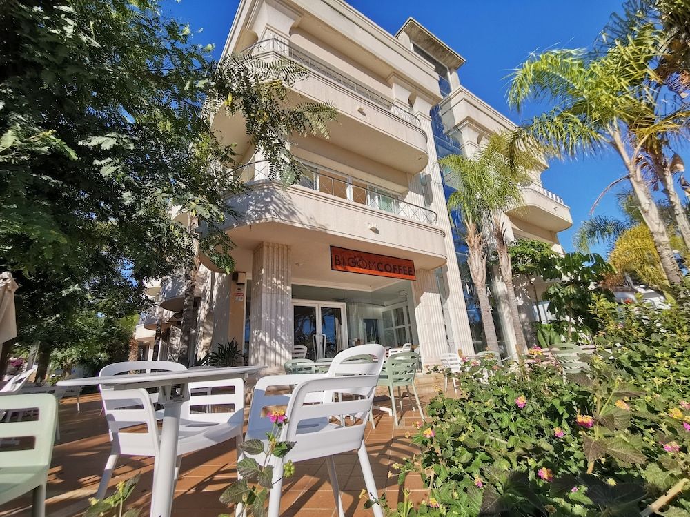 Marea Aparthotel