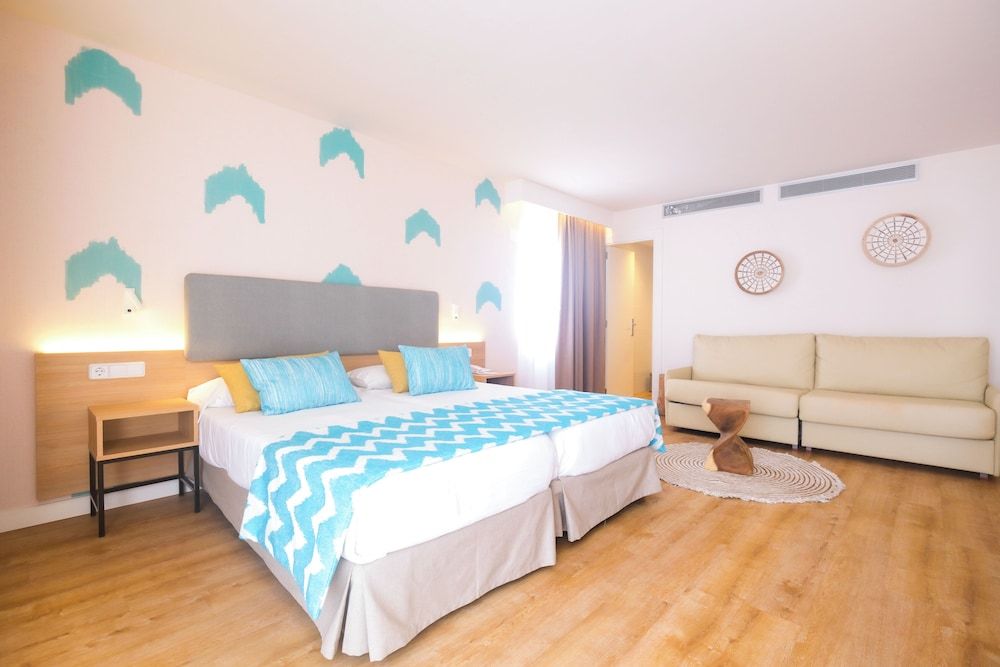 Suite, Sea View