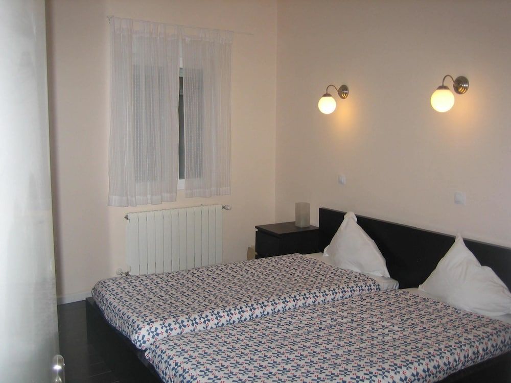 Hostal Pizarro Comfort Double Room, 2 Twin Beds, Courtyard View