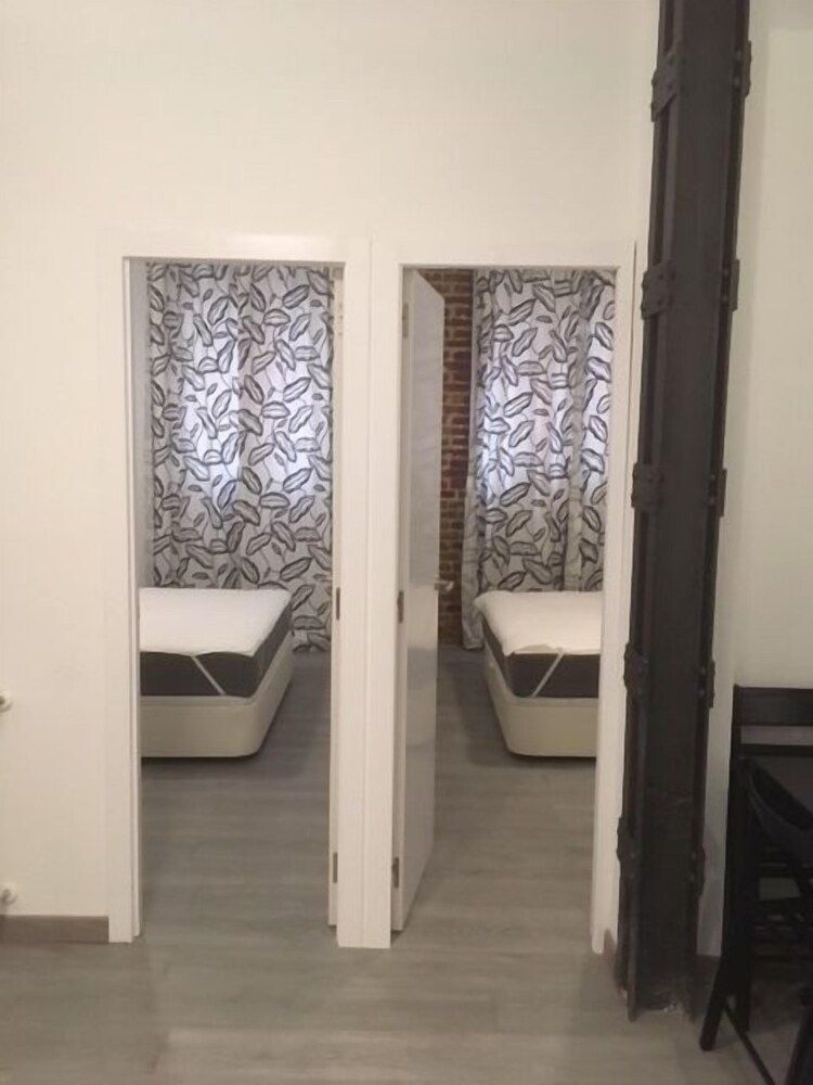 Hostal Pizarro Apartment, 2 Bedrooms, Garden View (Exterior 4/5 pax) 7