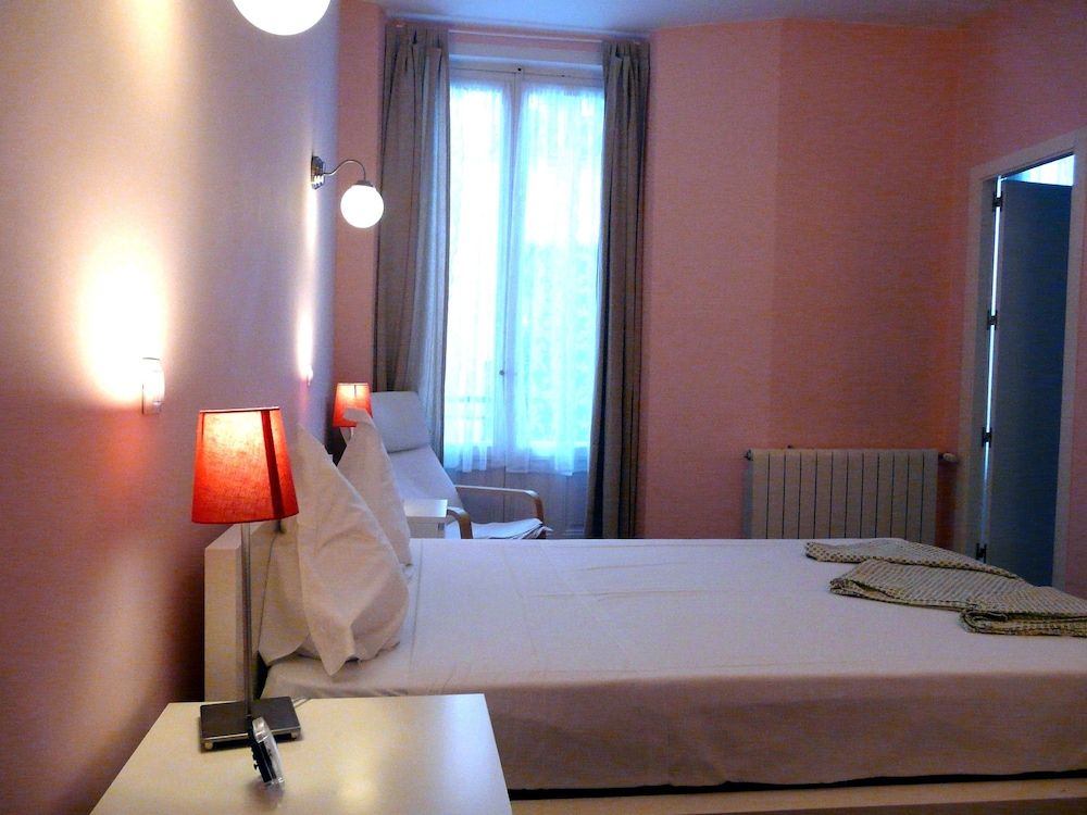 Hostal Pizarro Comfort Double Room 2