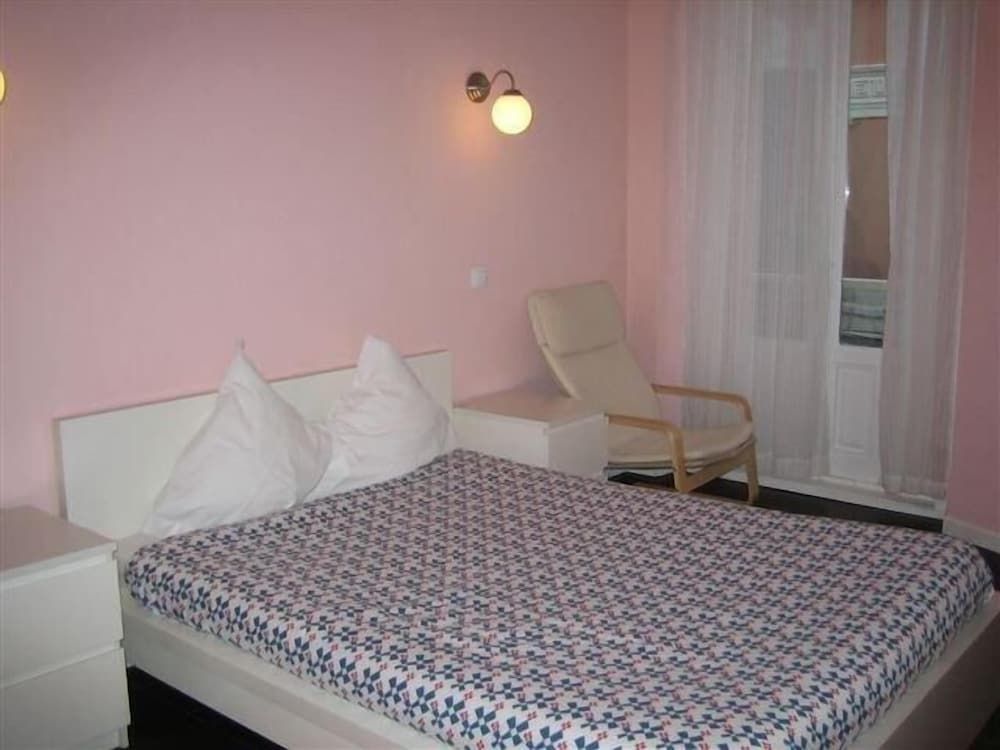 Hostal Pizarro Comfort Double Room 4