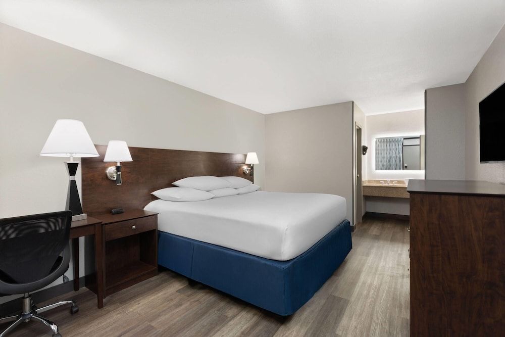 undefined Days Inn by Wyndham Orlando Conv. Center/International Dr