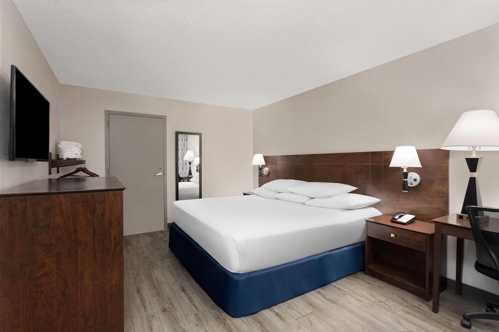 undefined Days Inn by Wyndham Orlando Conv. Center/International Dr 2