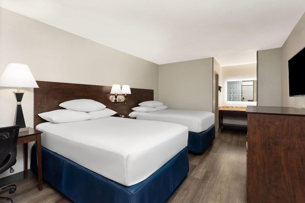 undefined Days Inn by Wyndham Orlando Conv. Center/International Dr 3