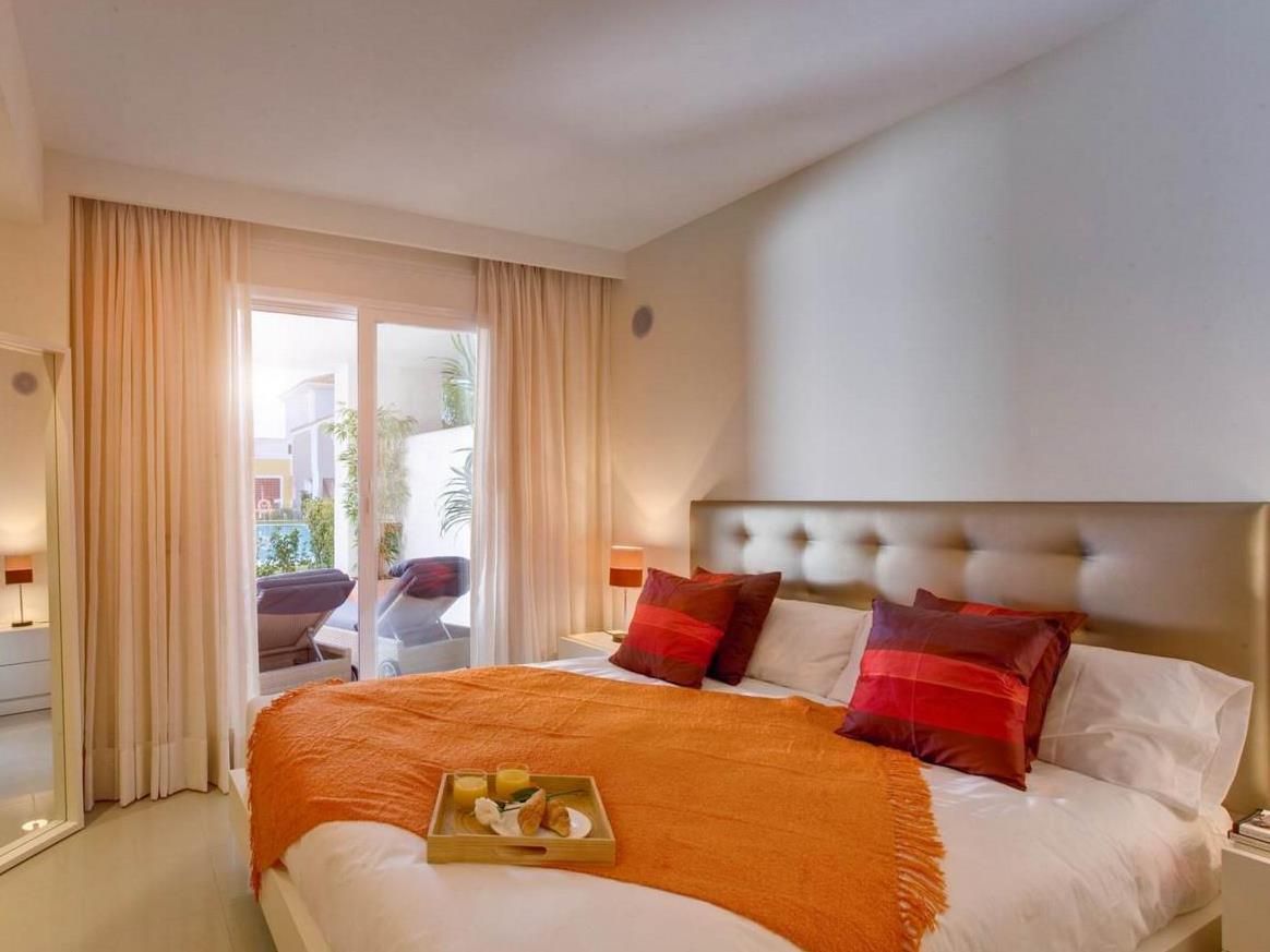 Two-Bedroom Apartment (6 Adults)