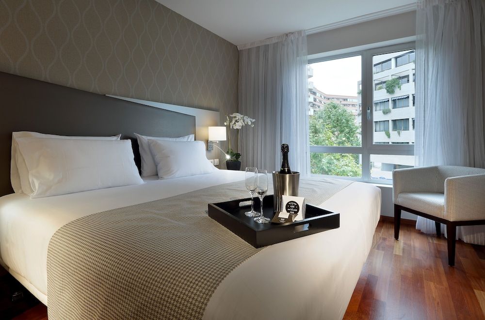 Exe Zaragoza WTC Double Room (with Parking) 3