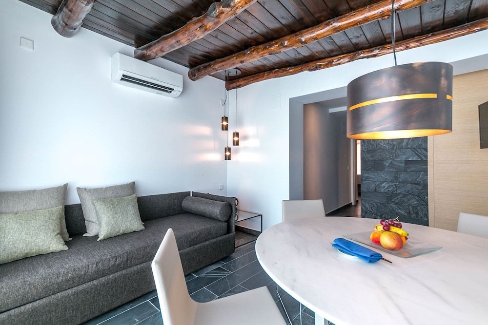 Family Suite, Connecting Rooms, Pool View