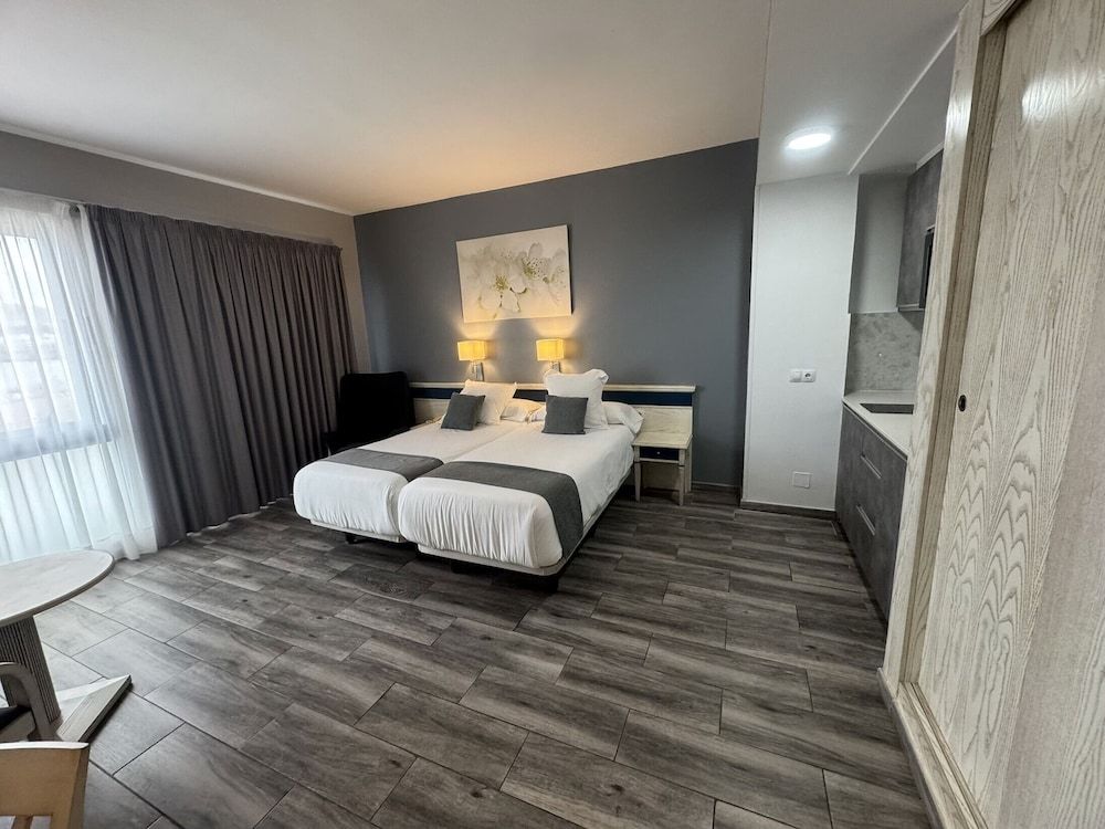 Standard Triple Room, Sea View
