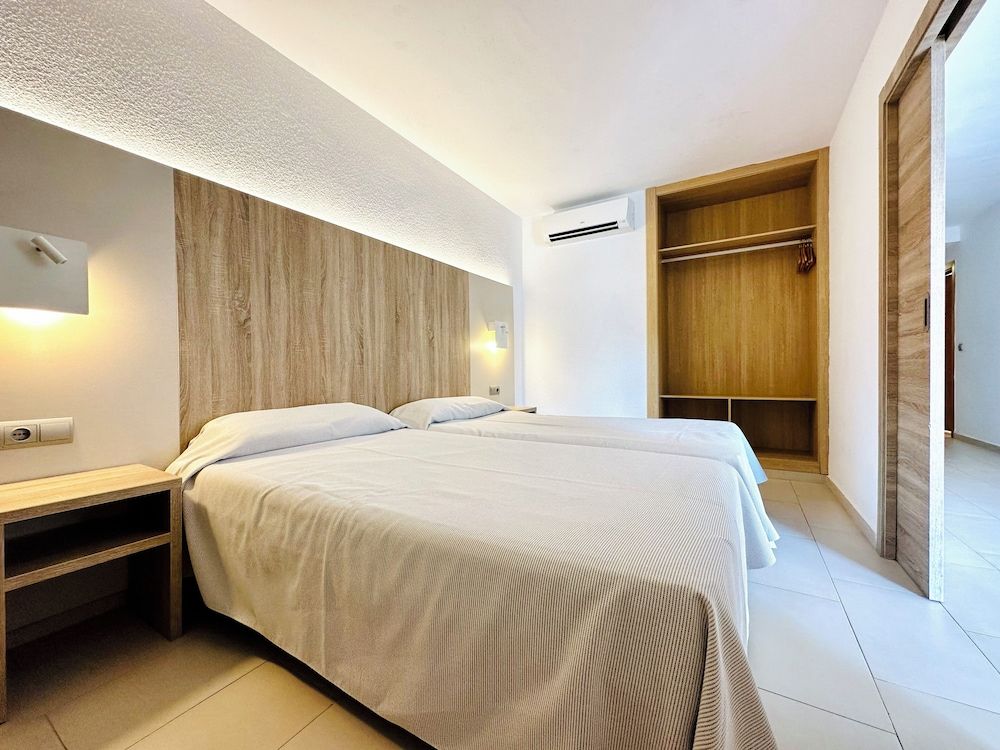 Comfort Apartment, 2 Bedrooms, Balcony, Partial Sea View