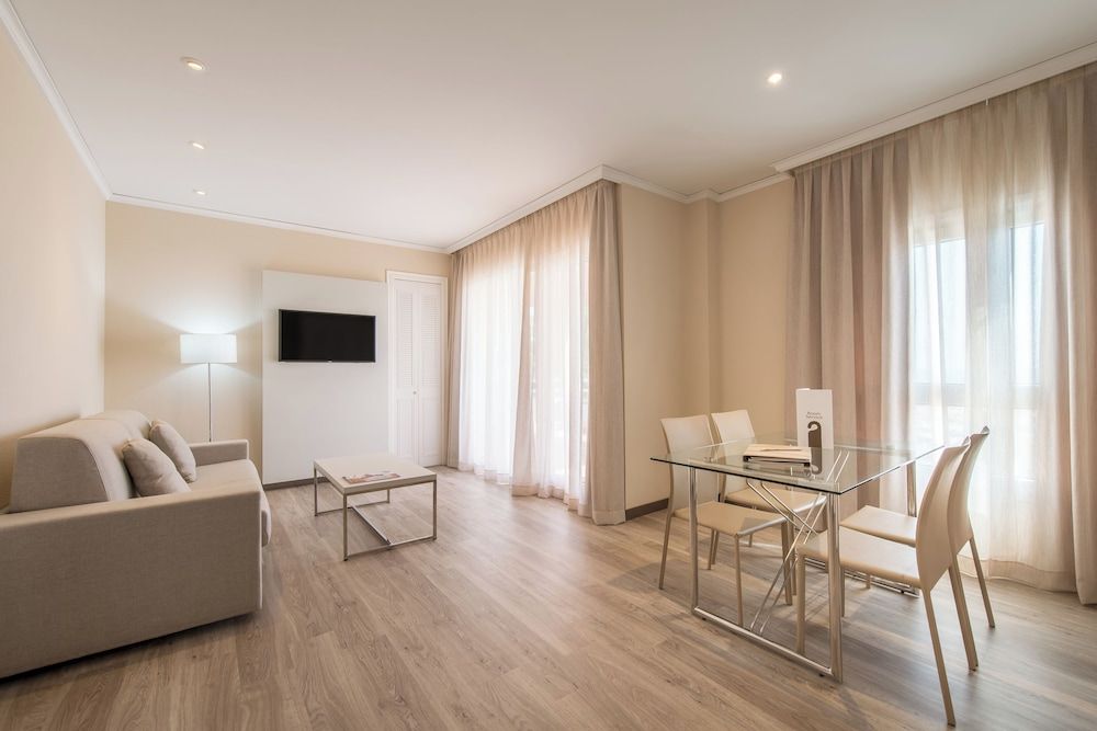 Oliva Nova Beach & Golf Hotel Classic Suite (3 Adults) 3