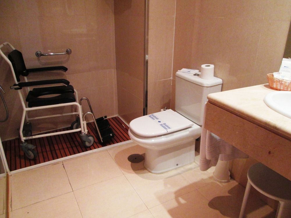 Triple Room, Accessible