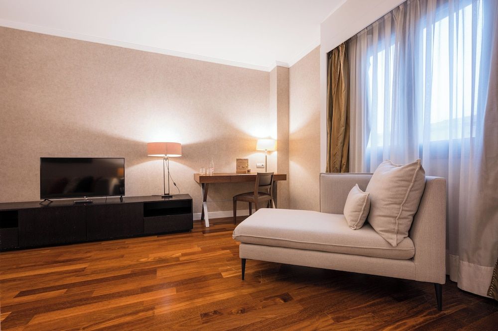 Castilla Termal Balneario de Olmedo Junior Suite 5