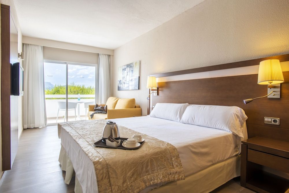 Junior Room, Balcony