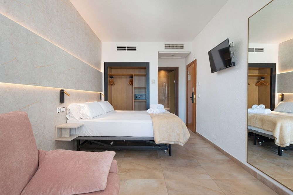 Double Room, Balcony