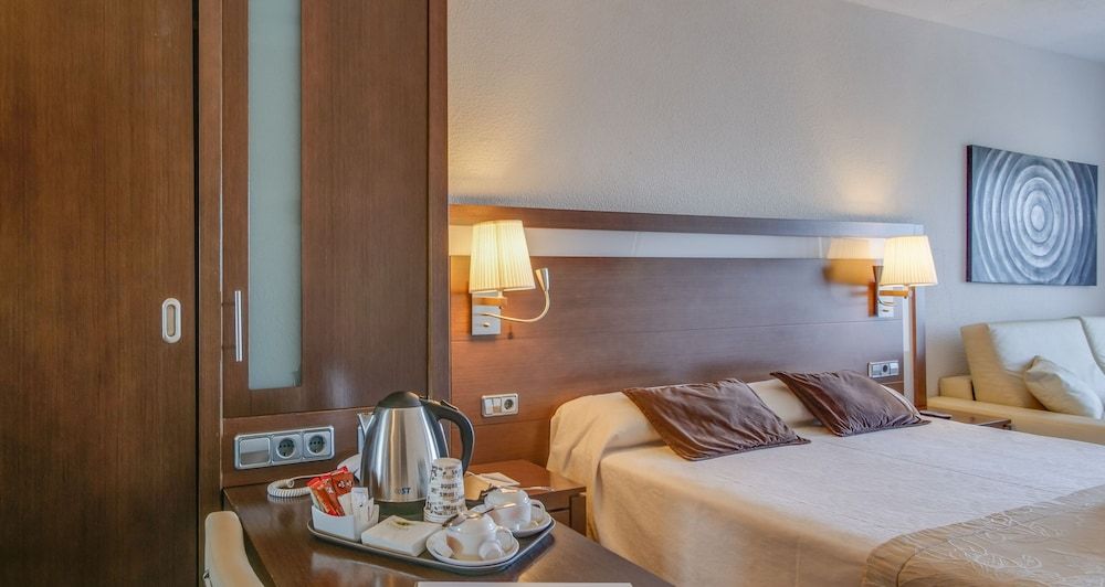Junior Room, Balcony