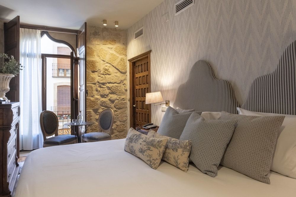 Hotel Cetina Palacio de los Salcedo Deluxe Double Room