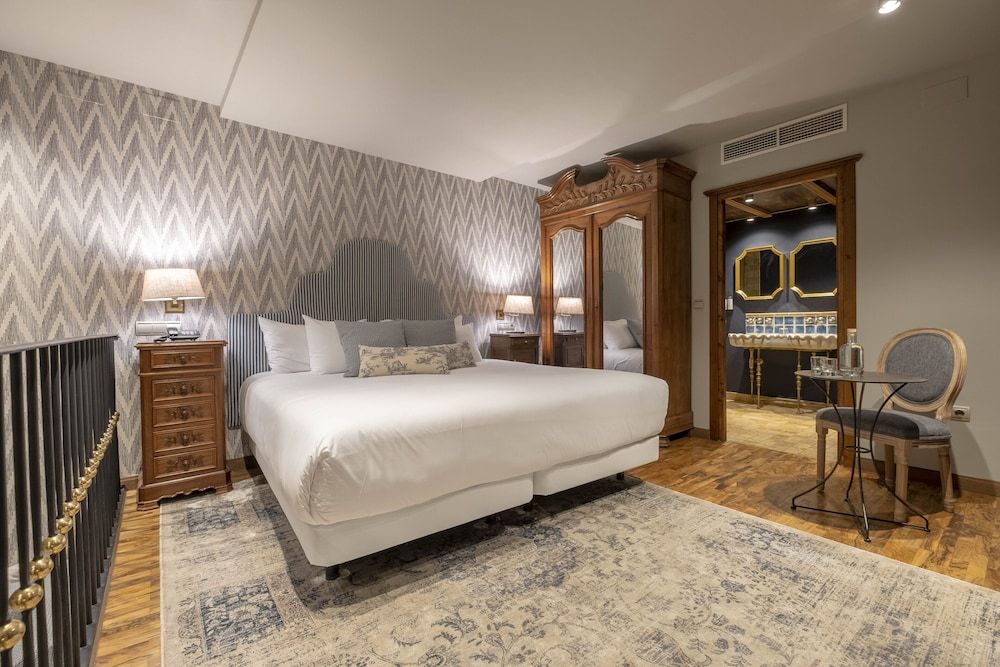 Hotel Cetina Palacio de los Salcedo Superior Double Room (Interior) 5